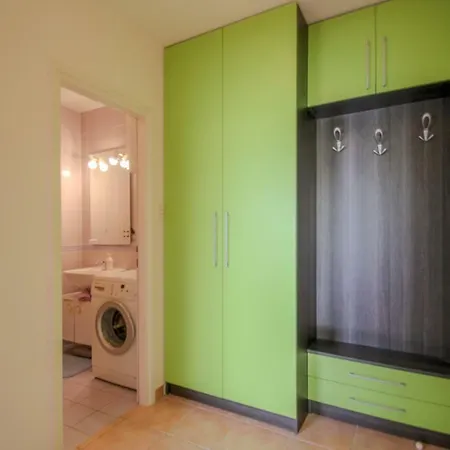 Apartment Modern Family 