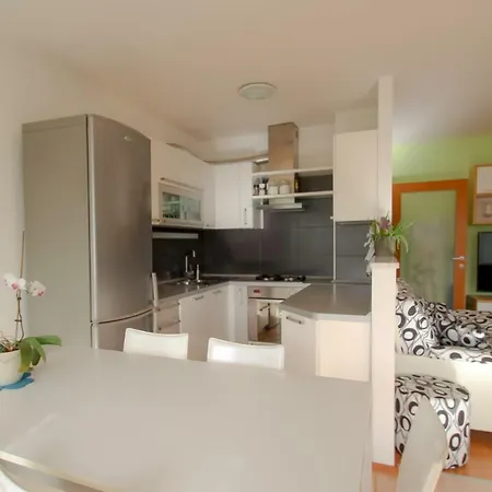 Apartment Modern Family 